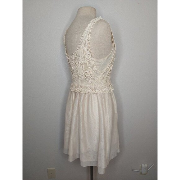 Love Fire Junior Womens Large Lace Dress Off White Beige Halter Lace Sleeveless - Picture 6 of 14